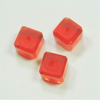 Conta de Vidro Cubo Vermelho 6x6mm - Furo 0,5mm - 1un
